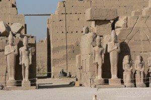 images-strany-Egipt-Luxor-Hram_Karnakskiy-karnak-temple-500x333
