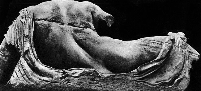 61. Западный фронтон Парфенона. Кефис I. V в. до н. э. Мрамор. Лондон. Британский музей.