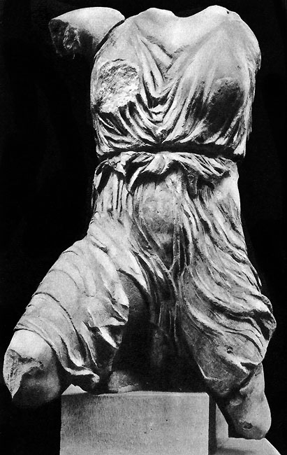 68. Западный фронтон Парфенона. Ирида III. V в. до н. э. Мрамор. Лондон. Британский музей.